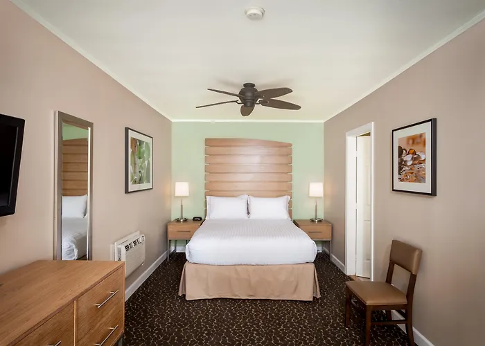 Holiday Inn Express And Suites La Jolla - Windansea Beach, And Ihg Hotel