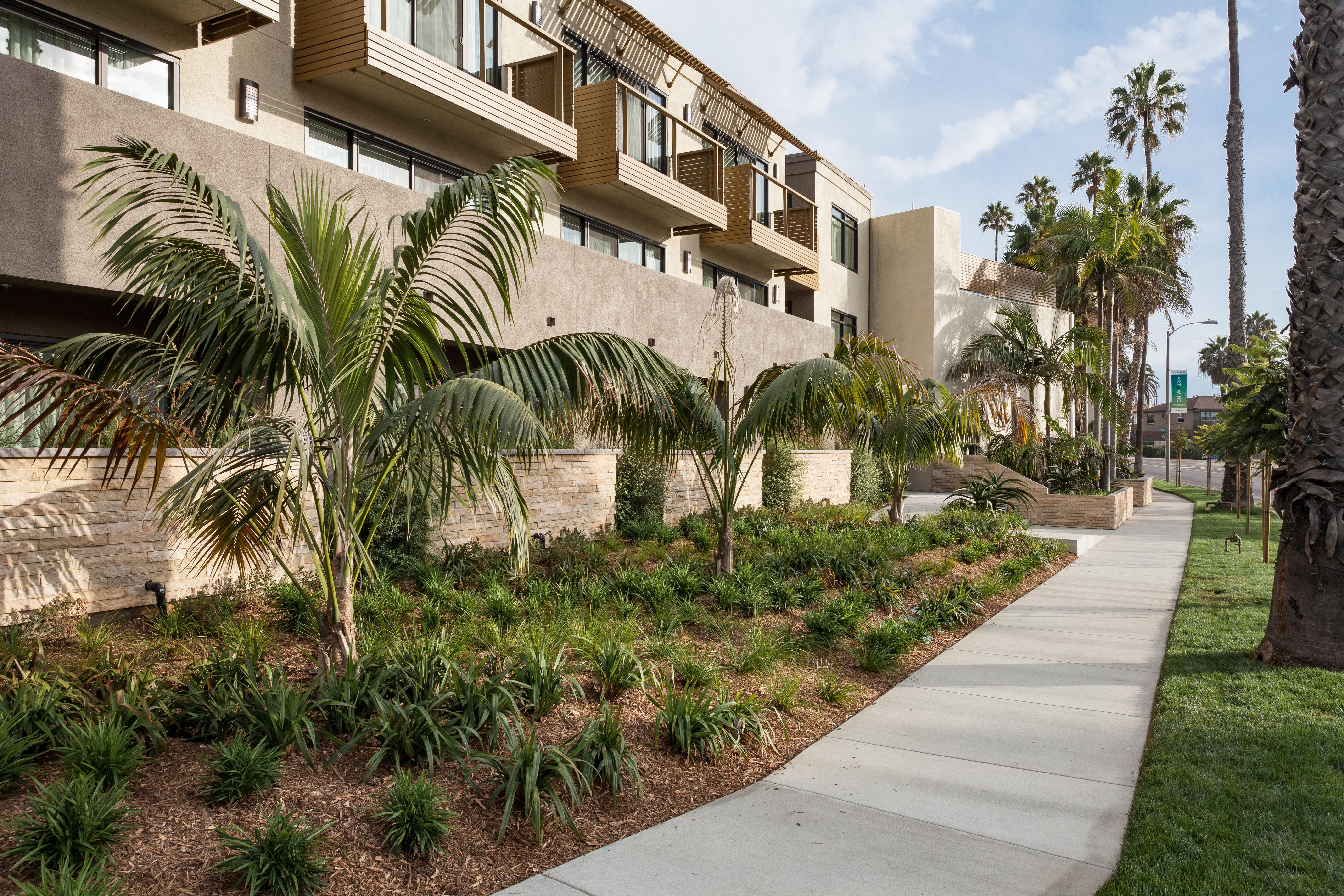 Express And La Jolla - Windansea Beach, And Ihg 2* San Diego